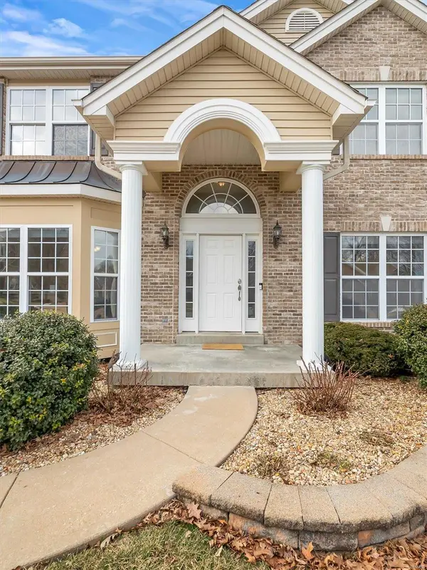 245 Romaine Spring View, Fenton, MO 63026