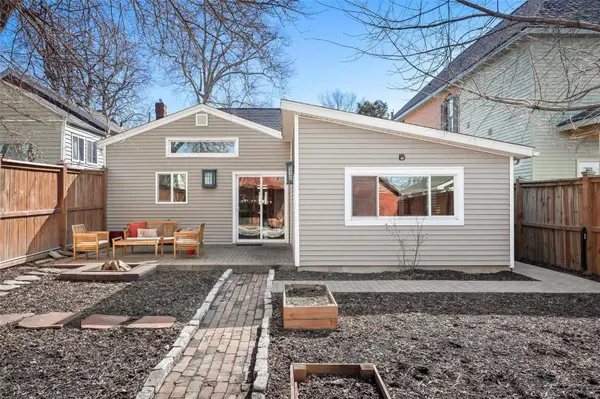 907 S 4th st, St Charles, MO 63301