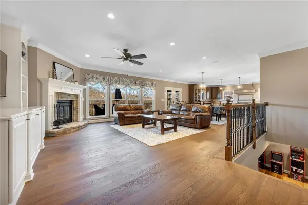 1217 Diamond Valley DR, High Ridge, MO 63049