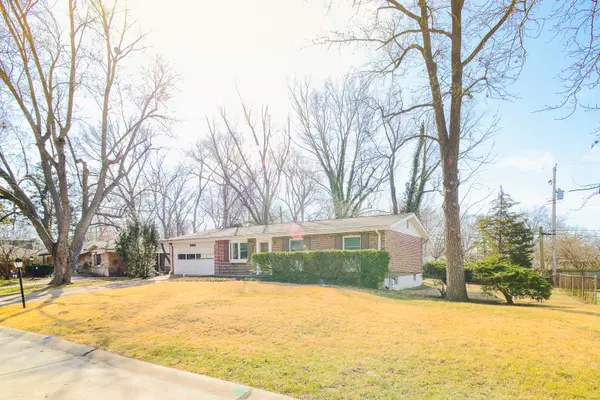 9402 Fredric CT, St Louis, MO 63144