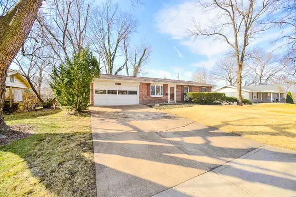 9402 Fredric CT, St Louis, MO 63144