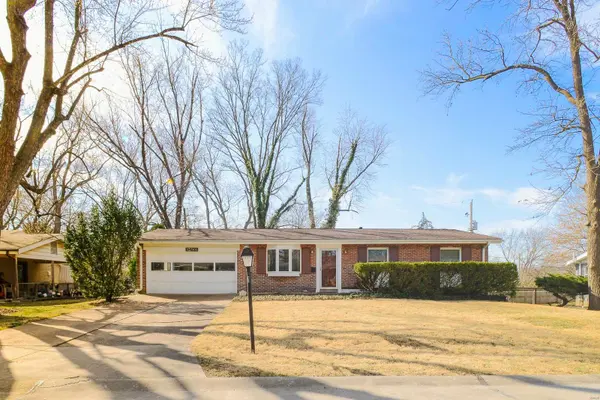 9402 Fredric CT, St Louis, MO 63144