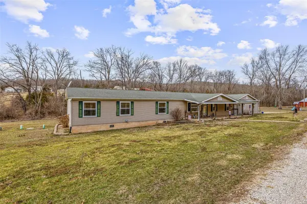 10035 Thompson LN, Potosi, MO 63664
