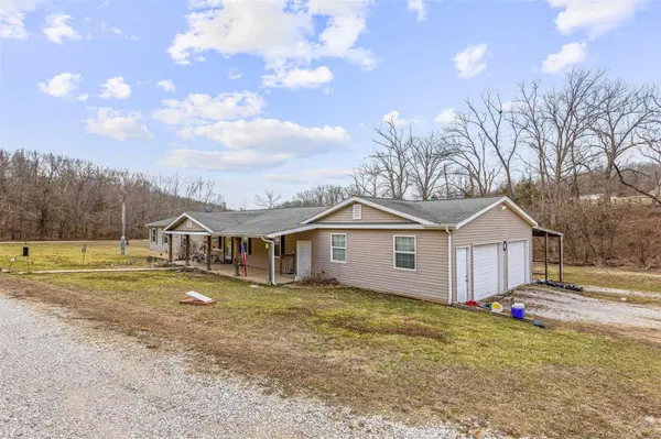10035 Thompson LN, Potosi, MO 63664