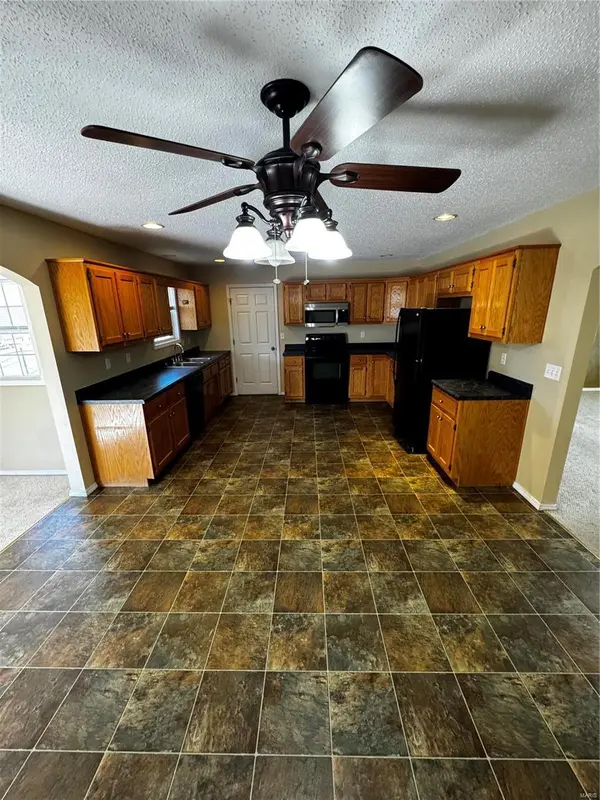 19835 Stamper LN, Waynesville, MO 65583