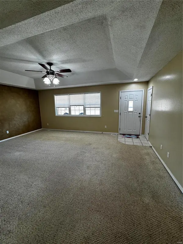 19835 Stamper LN, Waynesville, MO 65583