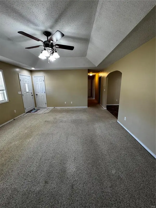 19835 Stamper LN, Waynesville, MO 65583