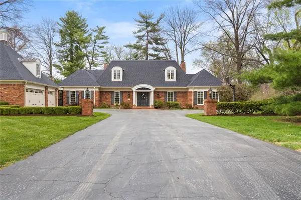 547 Tregaron PL, Frontenac, MO 63131