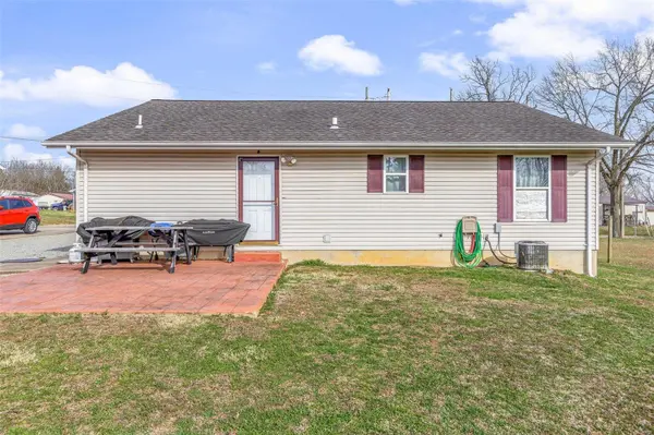 1211 Perrine RD, Farmington, MO 63640