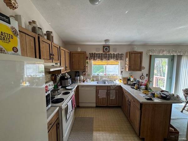 4589 Clearbrook DR, St Charles, MO 63304
