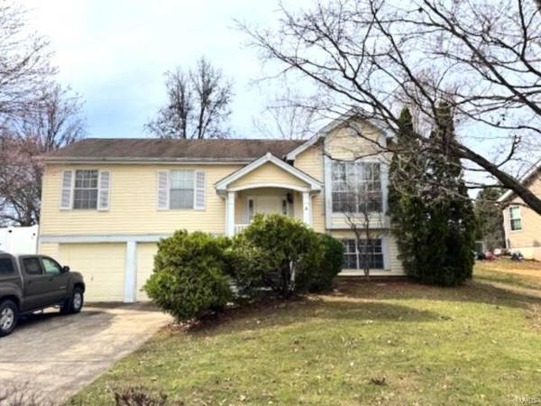 4589 Clearbrook DR, St Charles, MO 63304