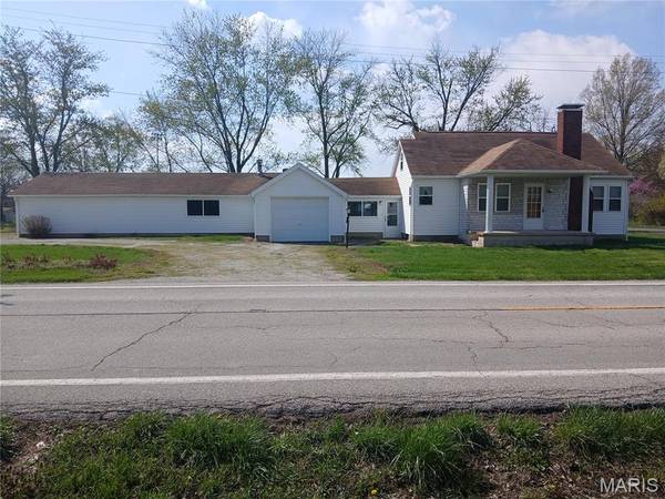 508 W Deck ST, New Douglas, IL 62074