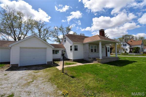 508 W Deck ST, New Douglas, IL 62074