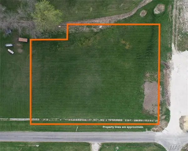 415 N 5th ST, La Belle, MO 63447