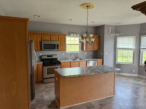 5300 Albers RD, Albers, IL 62215