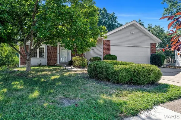 16306 Westglen Farms CT, Ballwin, MO 63011