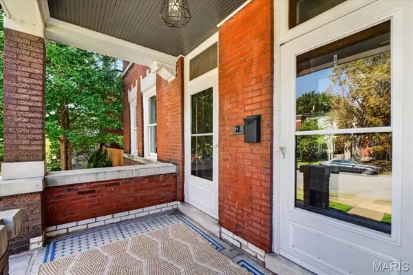 4252 Cleveland AVE, St Louis, MO 63110