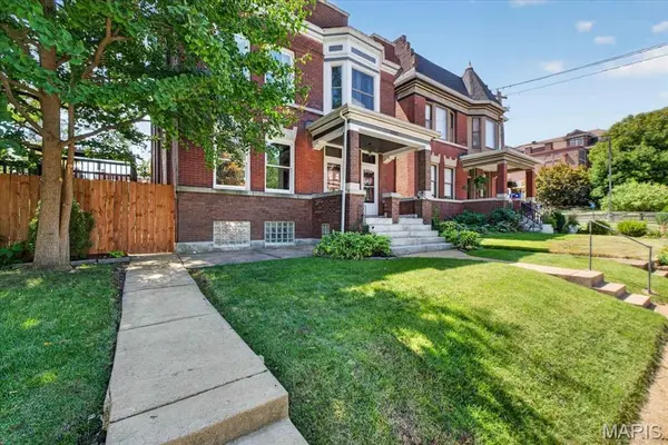 4252 Cleveland AVE, St Louis, MO 63110