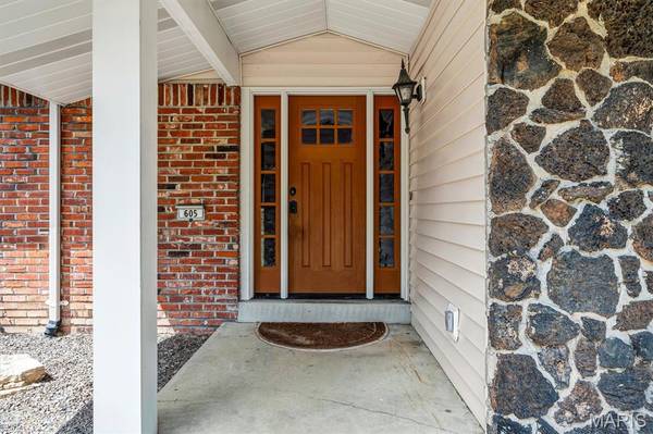 605 Forrester DR, Ballwin, MO 63011