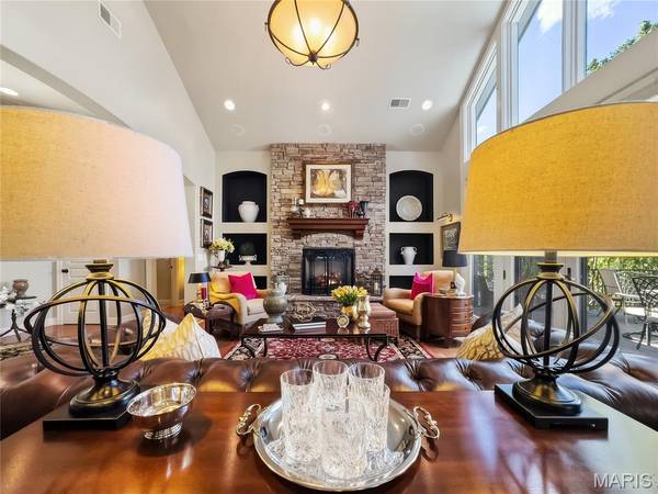 302 Country Ridge DR, Camdenton, MO 65020