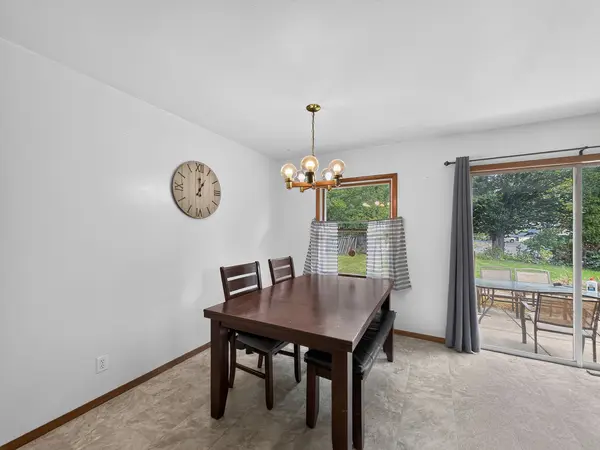 1616 Margaret LN, Dekalb, IL 60115
