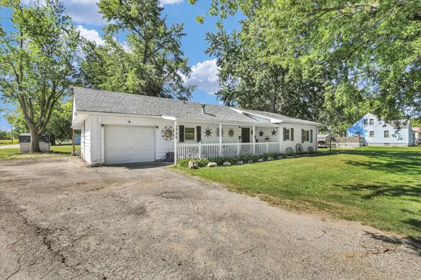 446 CHESTNUT ST E, Paxton, IL 60957