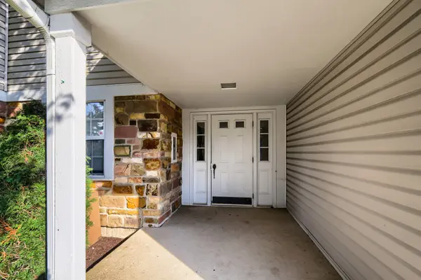 75 LARCH CT #Z1, Schaumburg, IL 60193