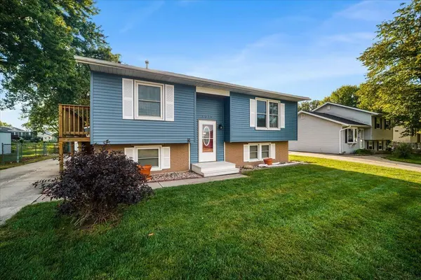 1019 Fleur Dr, Waterloo, IA 50701