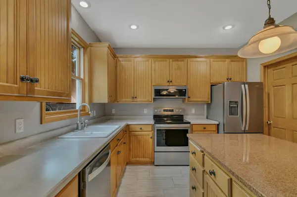 1210 Millstone CT, Saint Cloud, MN 56303