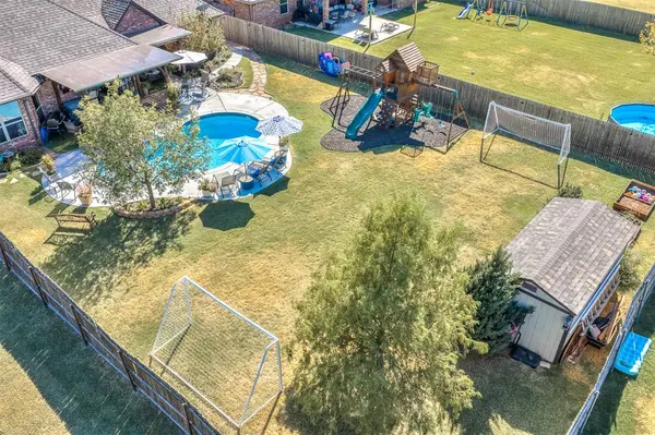 13317 NW 3rd ST, Yukon, OK 73099