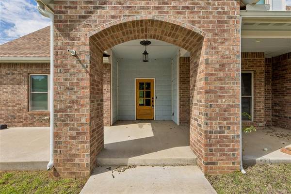 551 W 9th AVE, Bristow, OK 74010