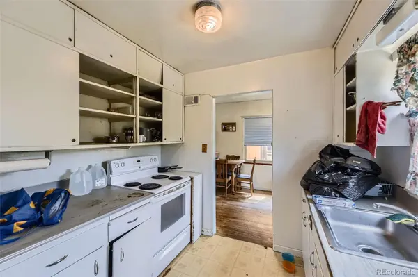 10040 W 13th PL, Lakewood, CO 80215
