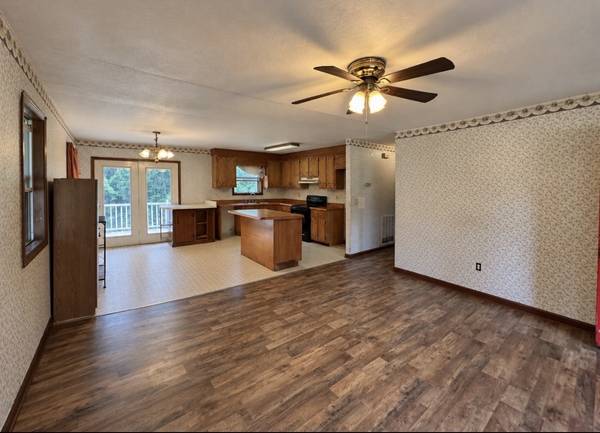 193A A W Schmidt Rd, Tennessee Ridge, TN 37178