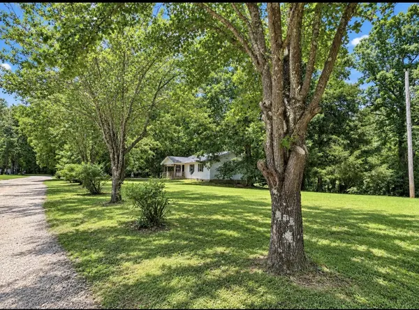 193A A W Schmidt Rd, Tennessee Ridge, TN 37178