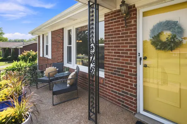 2439 Cabin Hill Rd, Nashville, TN 37214