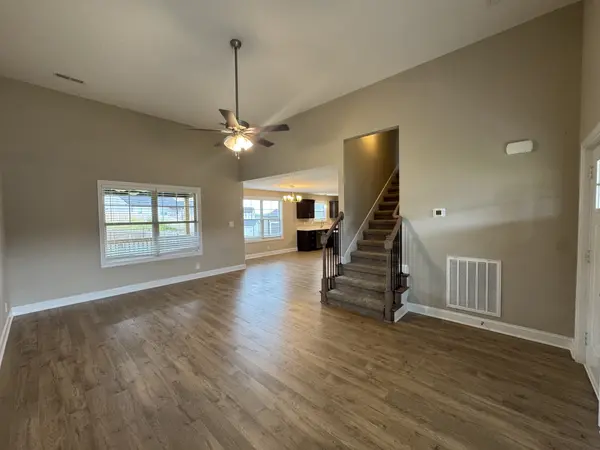 221 Ardell Dr, Clarksville, TN 37040