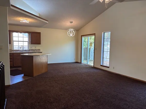 5810 W 37th St S, Wichita, KS 67215