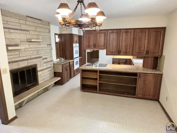 1661 90th St, Peabody, KS 66866