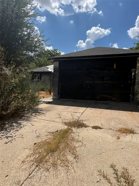 205 Barberry DR, Georgetown, TX 78626