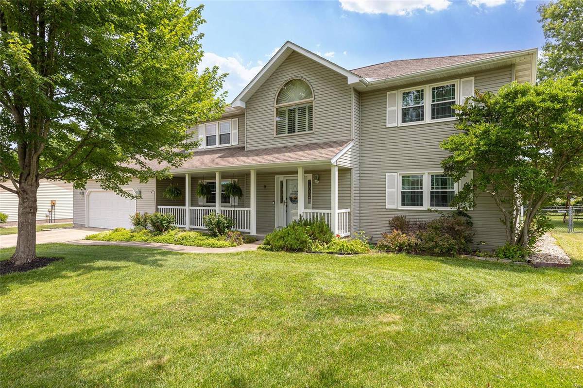 9 Ridge DR, Litchfield, IL 62056