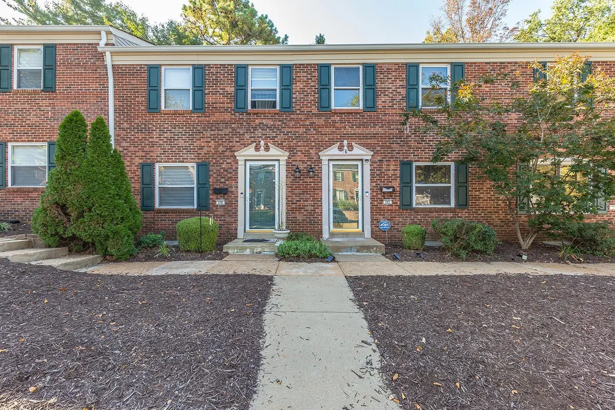 222 Charmers CT, Kirkwood, MO 63122
