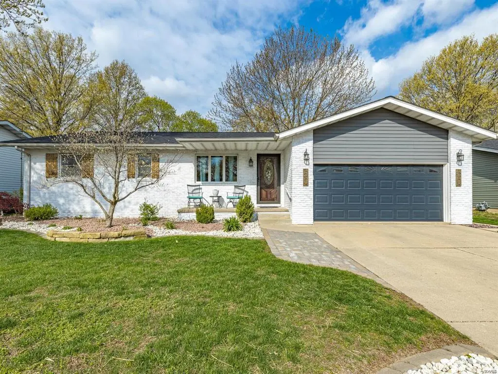 50 Sunfish DR, Highland, IL 62249