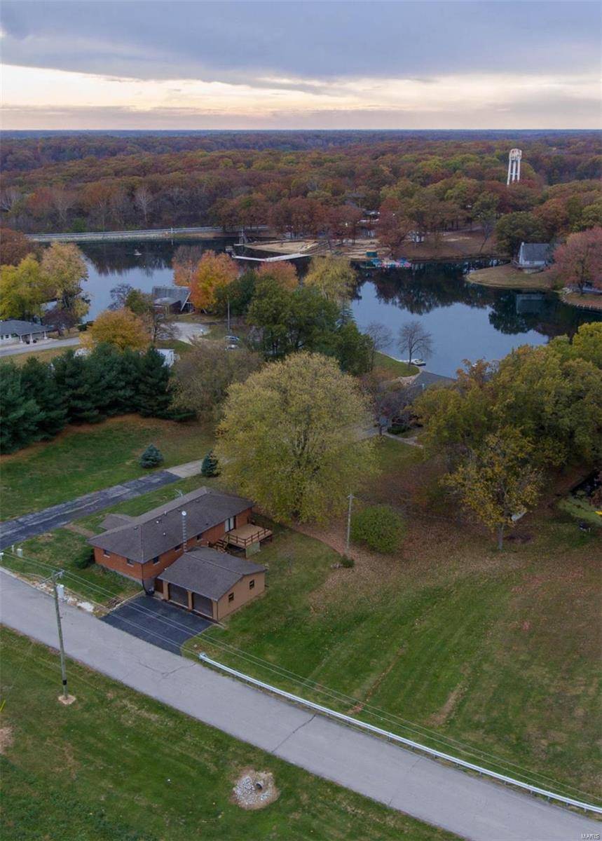 17053 Lakeside DR, Carlinville, IL 62626