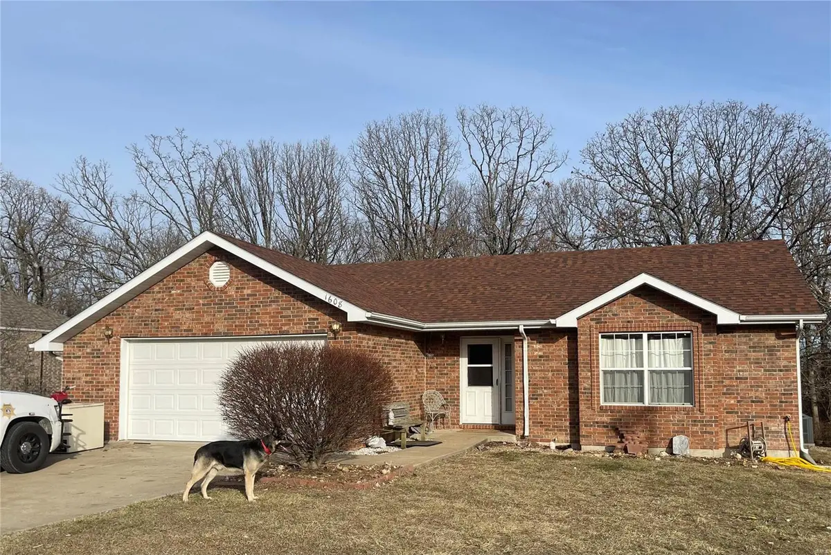 1608 Woodhill DR, Lebanon, MO 65536