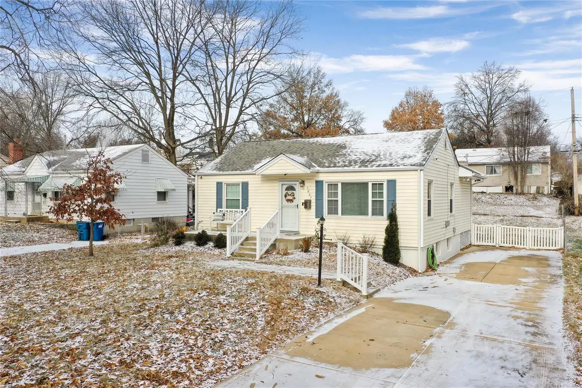 9807 Eastbrook DR, St Louis, MO 63114