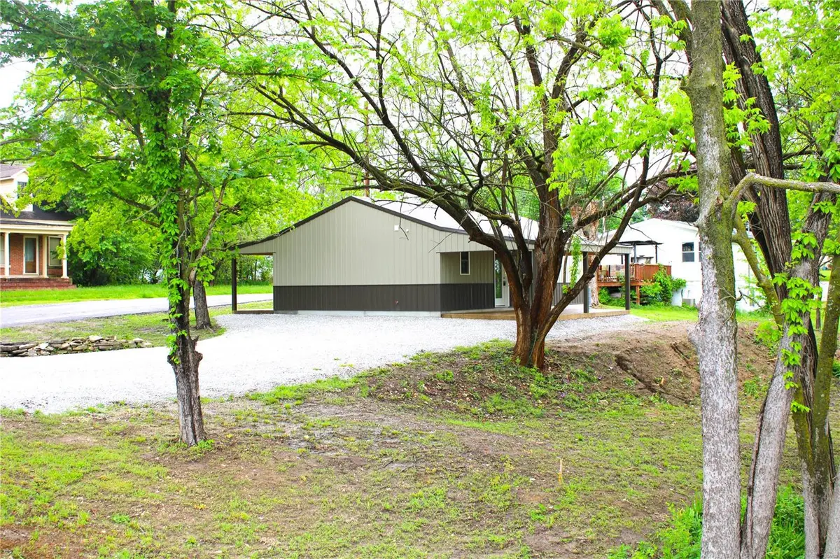 314 East Madison St, Paris, MO 65275