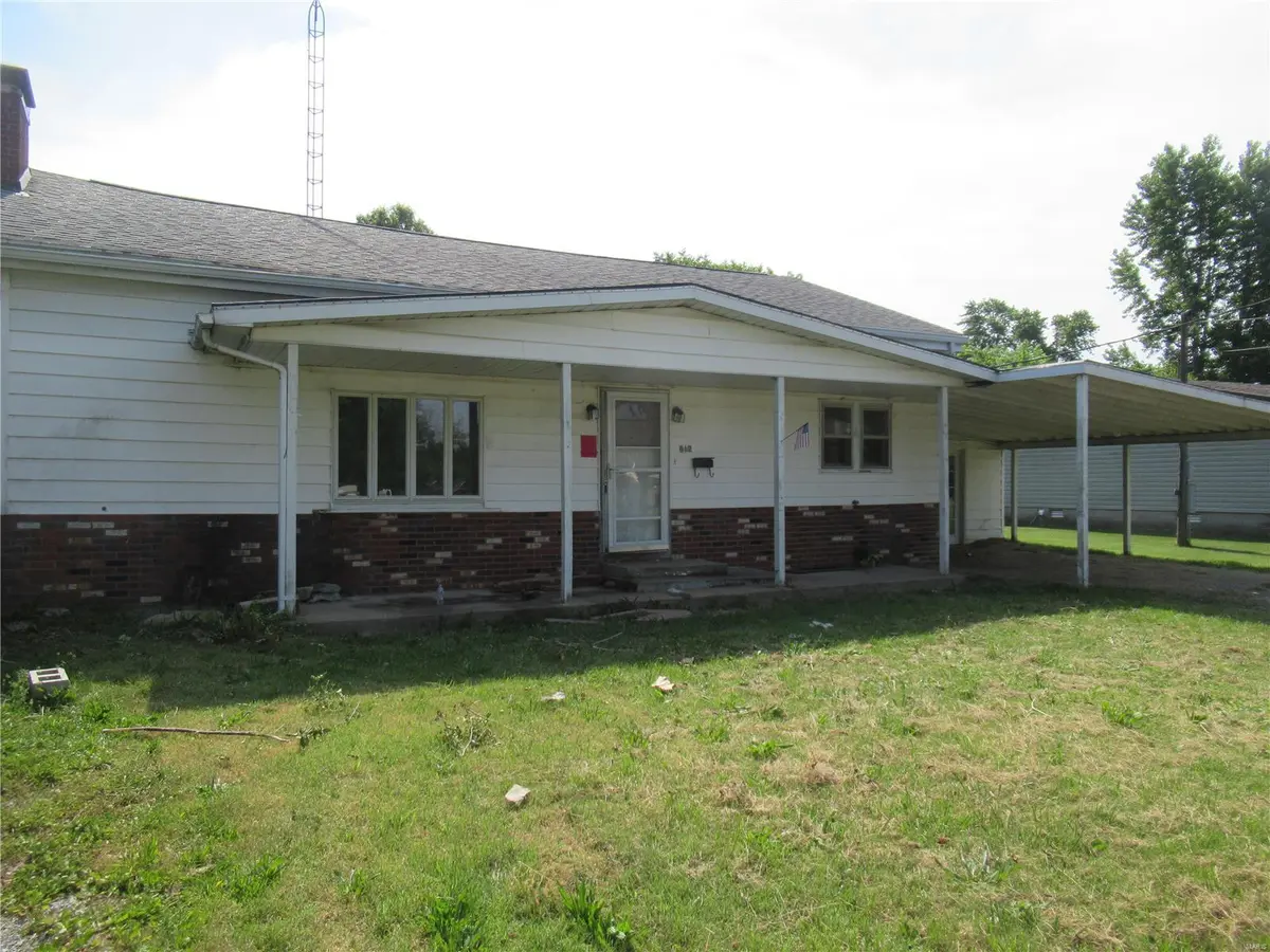 612 S Broadway ST, Sesser, IL 62884