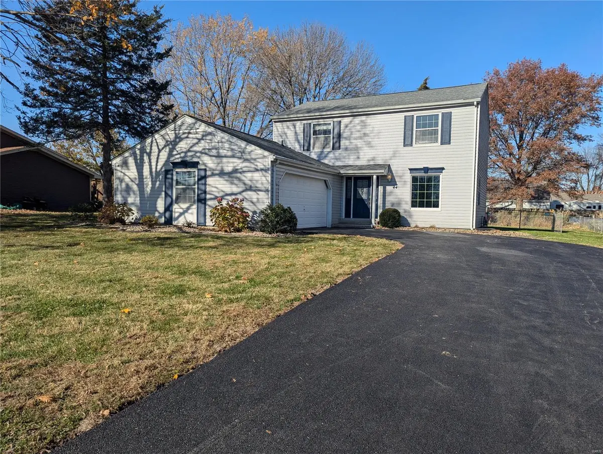 44 Berwin Green DR, Maryville, IL 62062