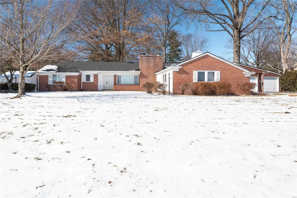 151 Orchard DR, Belleville, IL 62221