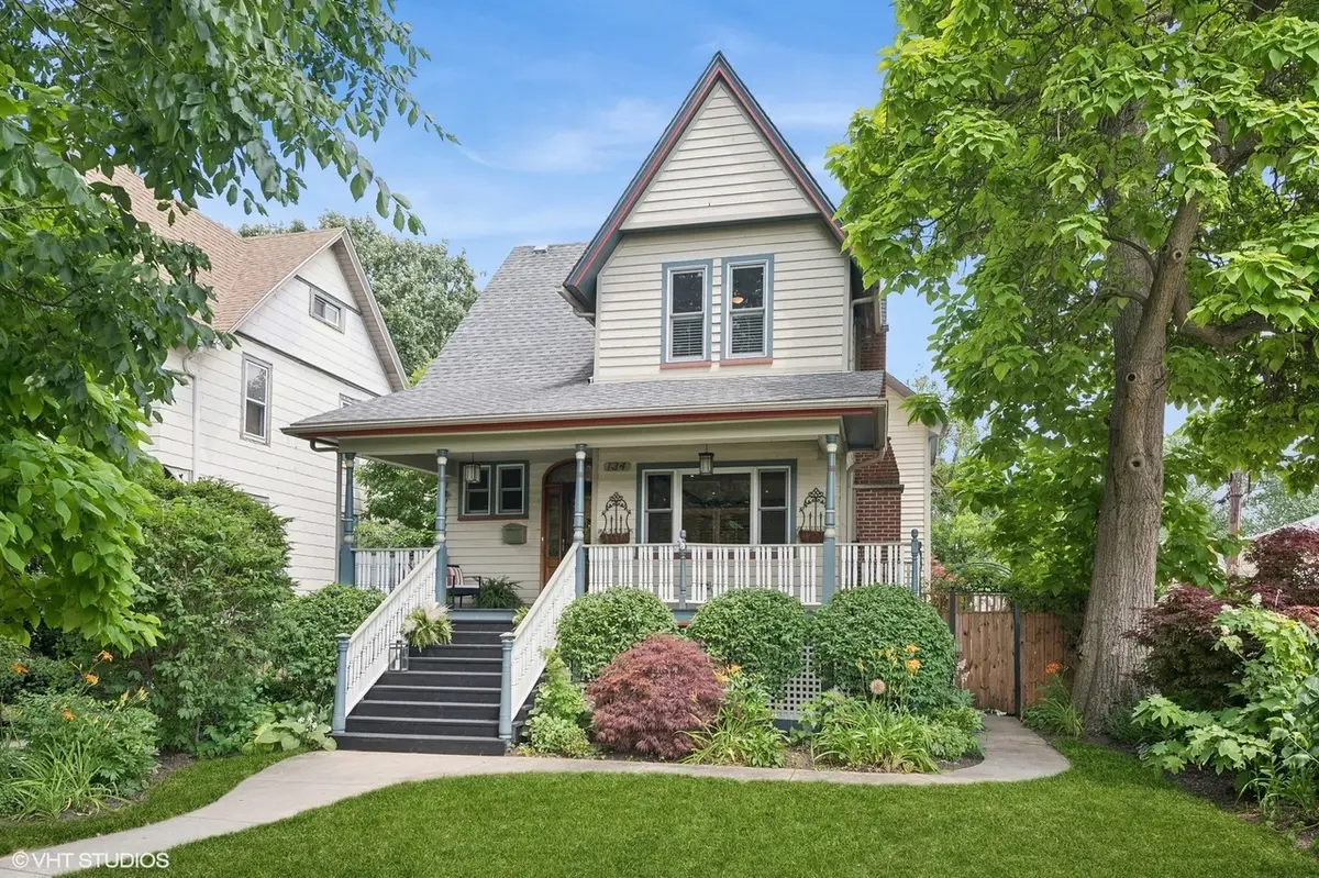 134 N Lombard AVE, Oak Park, IL 60302
